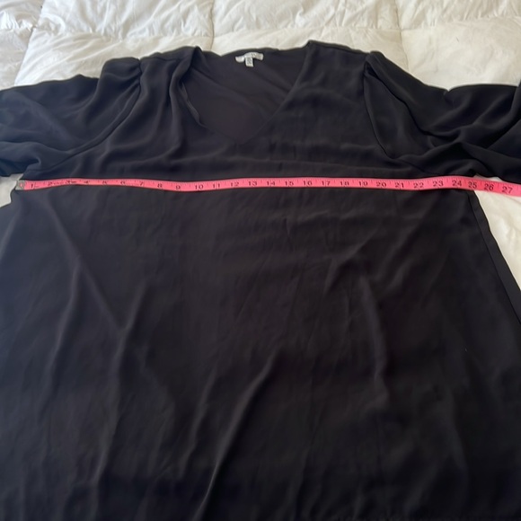 Black Blouse Fully Lined VNeck Bell Sleeves Beautiful Tailored Blouse EUC SZ 3X - Picture 10 of 12